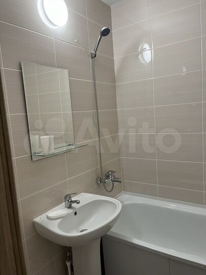 2-к. квартира, 63 м², 13/17 эт.