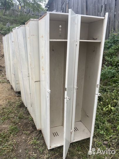 Шкаф металлический для раздевалки