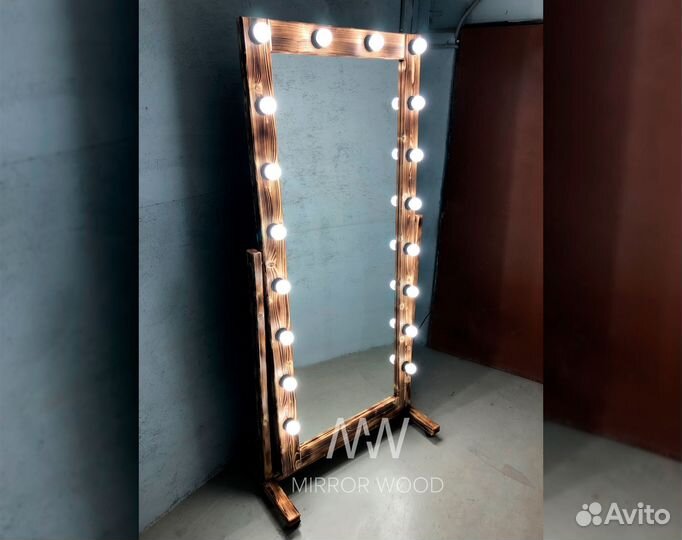 Гримерное зеркало на подставке