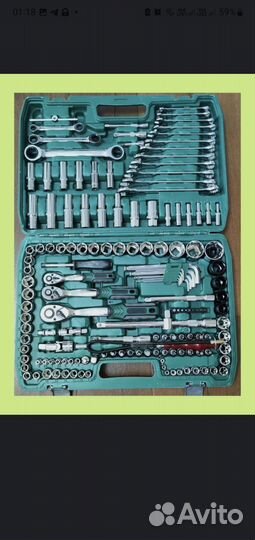 Набор инструментов для авто в чемодане