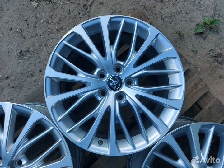 Toyota Camry 70 Ориг Датчики R18 5x114.3 ET50 8J