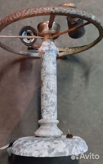 Старинная настольная лампа