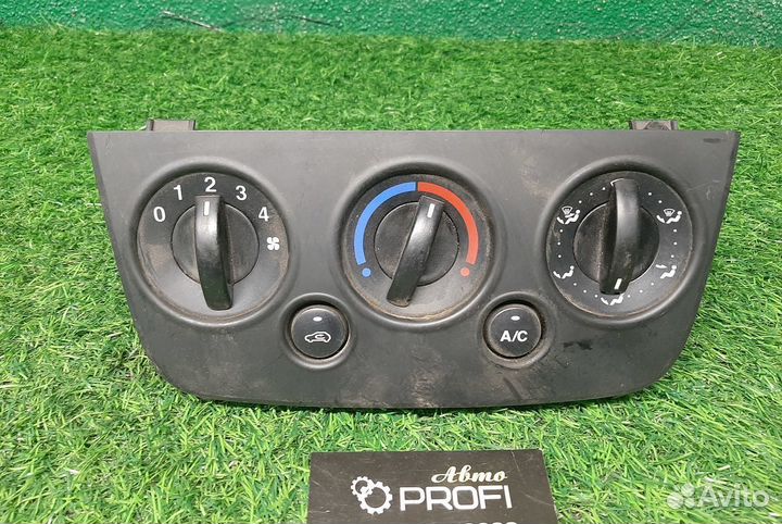 В наличии: Блок климата Ford Fusion 1