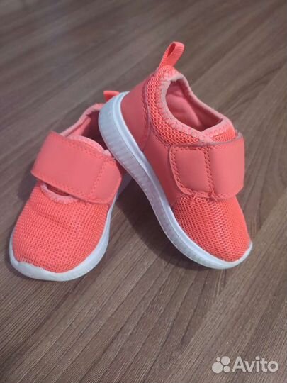 Кроссовки для девочки