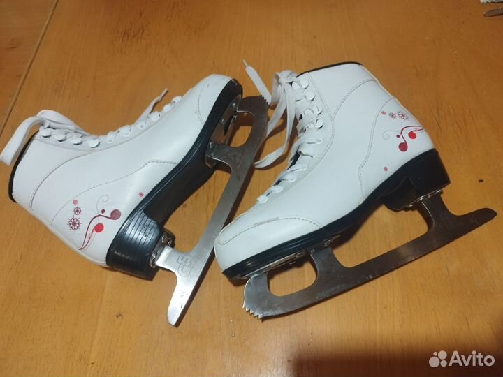 Коньки фигурные 36 размер