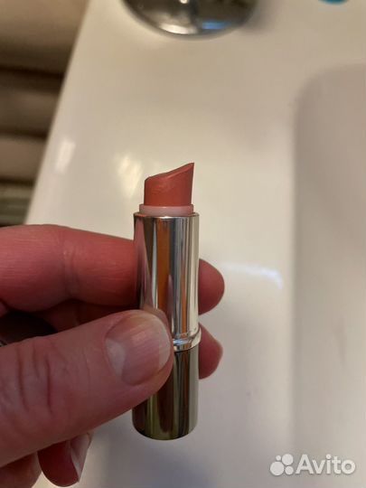 Губная помада новая Limoni 01