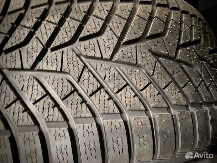 Yokohama BluEarth Winter V905 275/40 R21 107W