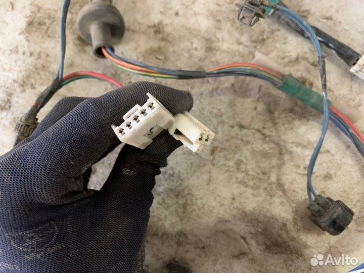 Проводка двери задняя левая Toyota Vitz 1
