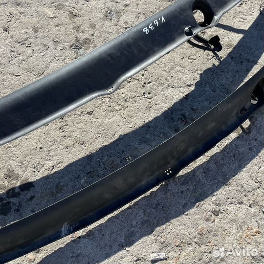 Молдинг ветрового стекла Мерседес Вито 638