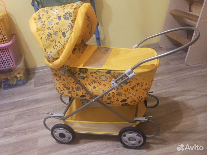 Коляска кукольная
