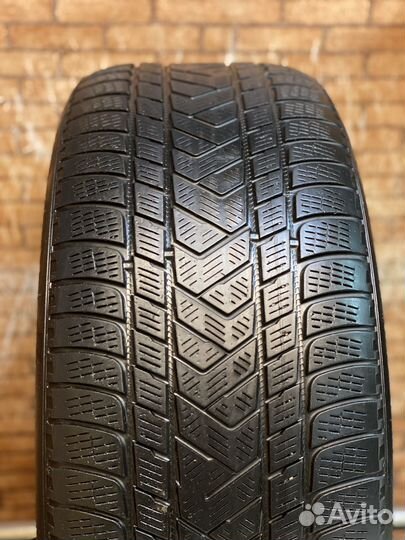 Pirelli Scorpion Winter 275/45 R21