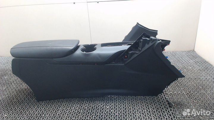 Консоль салона Toyota Venza 2020, 2021