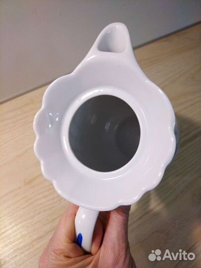 Кувшин фарфоровый