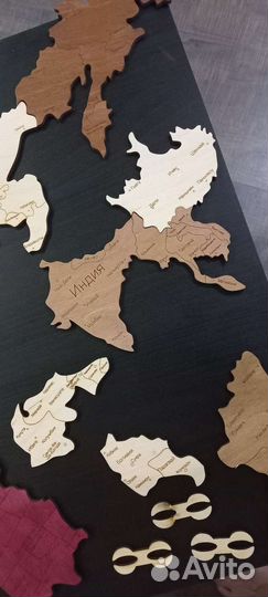 Карта мира из дерева