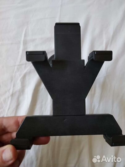 Держатель для планшета в машину