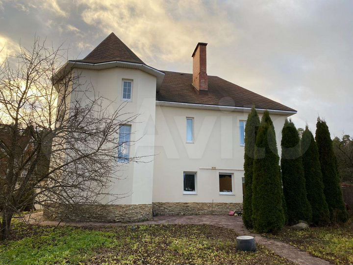 Дом 200 м² на участке 11 сот.