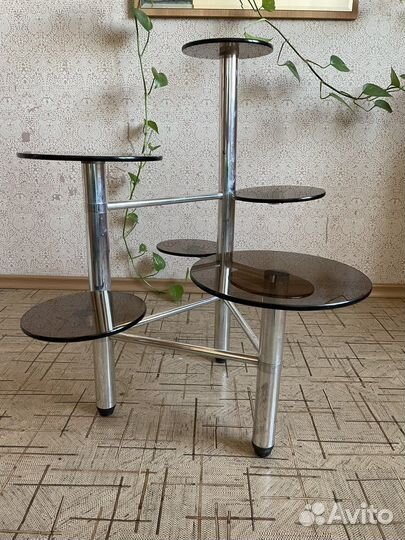 Напольная подставка для цветов