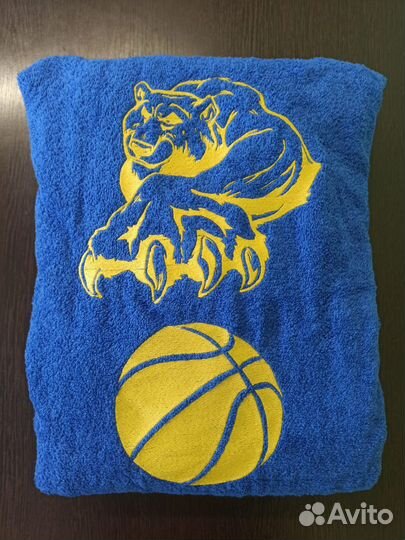 Махровый халат с вышивкой 