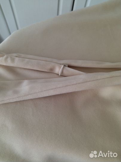 Наволочки с кисточками новые (2 шт)