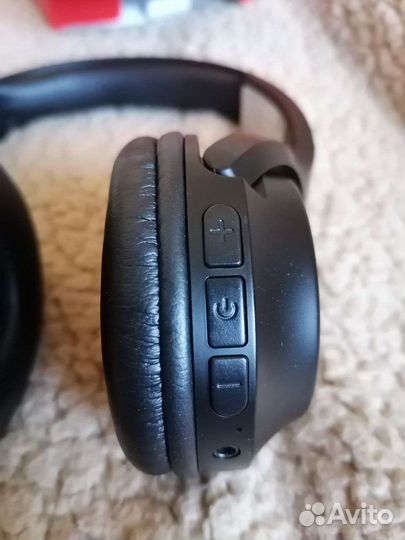 Беспроводные наушники motorola