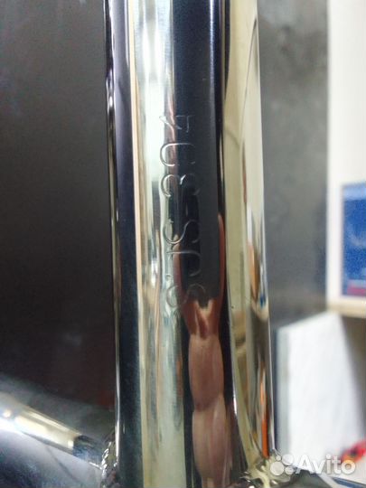 Откидной поручень