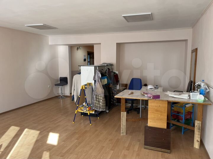 3-к. квартира, 86 м², 1/3 эт.