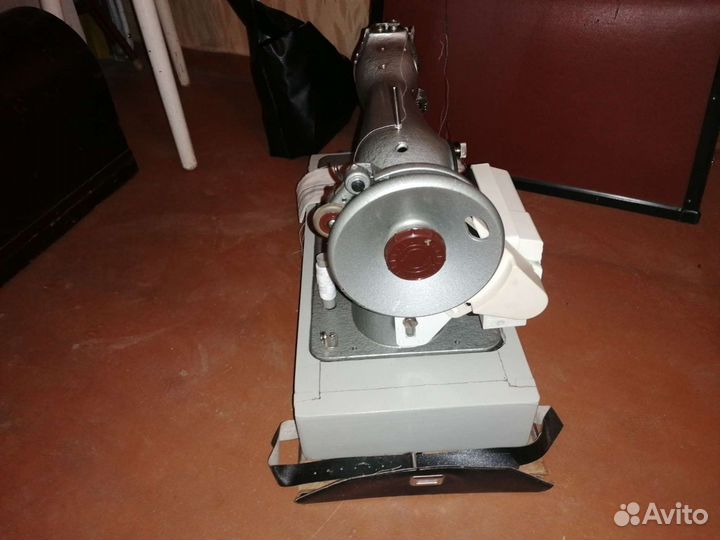 Швейная машина Подольск электрическая