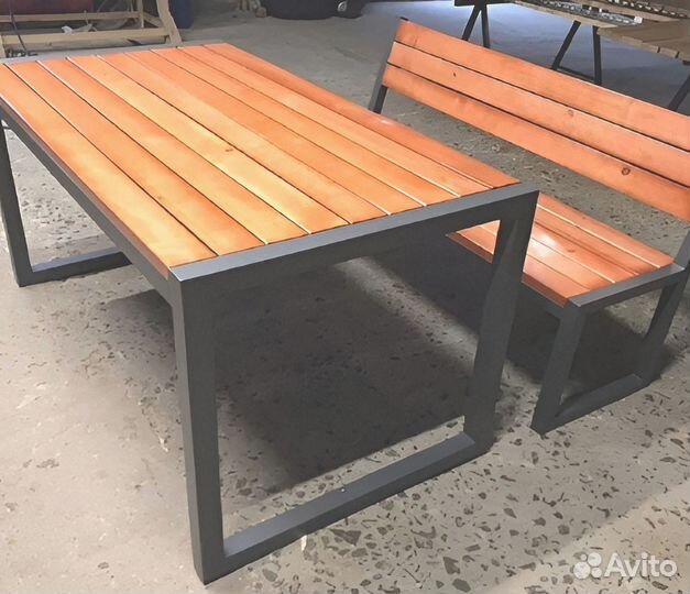 Деревяный стол