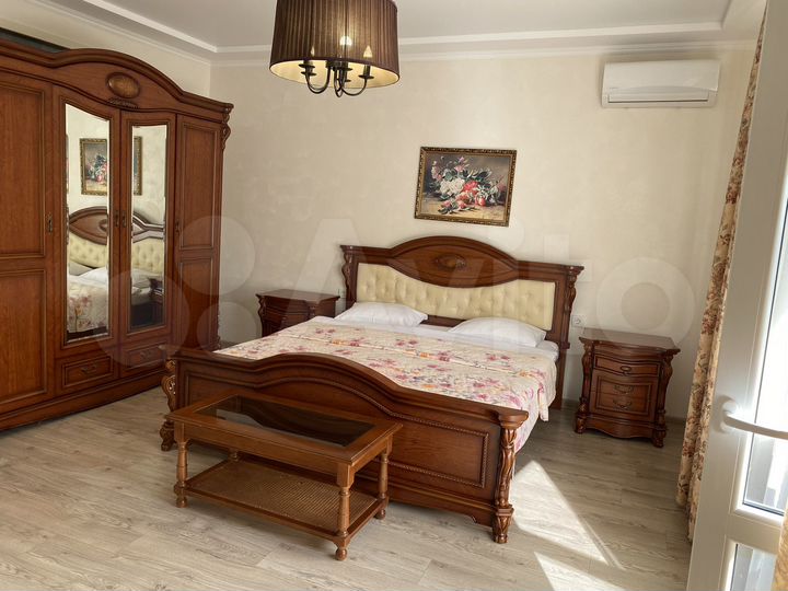 3-к. квартира, 85 м², 8/10 эт.