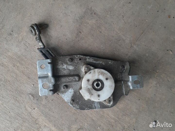 Механизм крышки багажника Mitsubishi Outlander XL