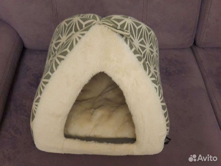 Домик-лежанка для кошки или для маленькой собаки