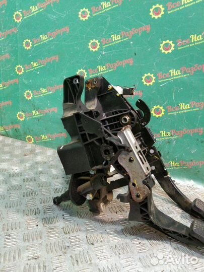 Педальный узел Chevrolet Aveo T300 седан 1.6 2012