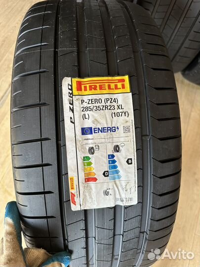 Pirelli P Zero PZ4 325/30 R23 и 285/35 R23 109Y