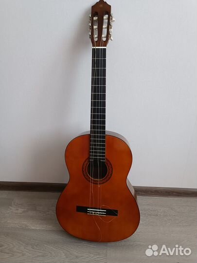Классическая гитара yamaha c40