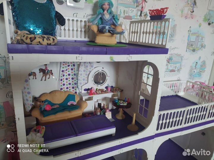 Кукольный домик с мебелью