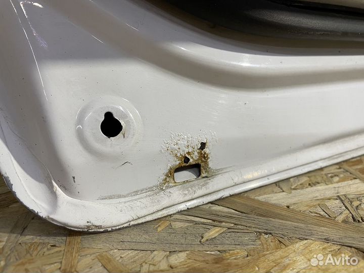 Mitsubishi Dion Дверь задняя левая