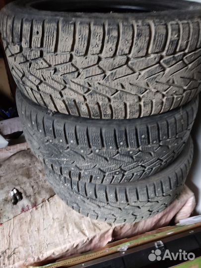 Nokian Tyres Hakkapeliitta 7 215/55 R16 и 215/55 R16 30T