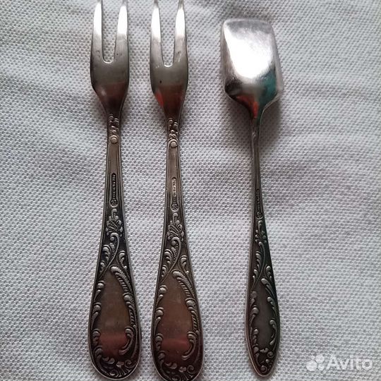 Столовые приборы из мельхиора.Вилочка для лимона