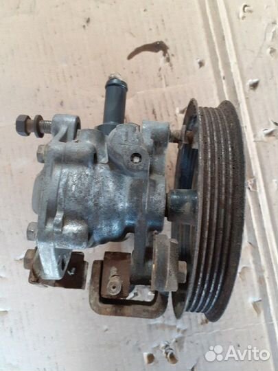 Насос гура Митсубиси Лансер 6.CK, Мираж,Кольт 1.3