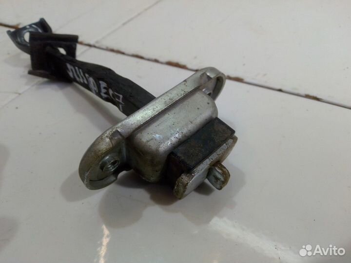 Ограничитель двери задний правый