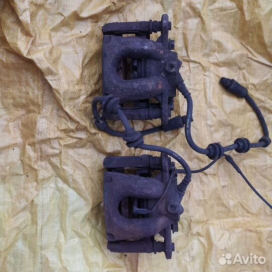 Bmw e87 суппорт тормозной передний