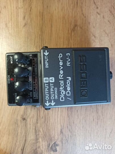 Гитарная педаль Boss RV-3 Digital Reverb Delay