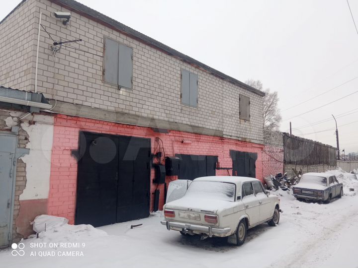 Гараж, > 30 м²