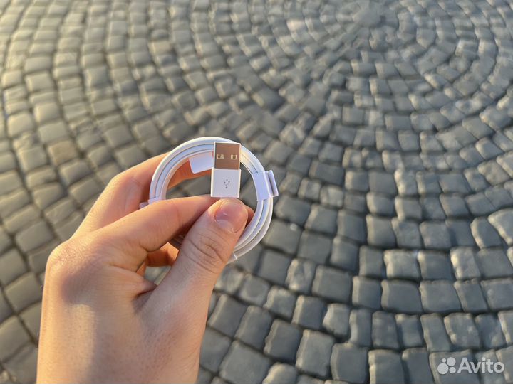 Зарядка на iPhone оригинал