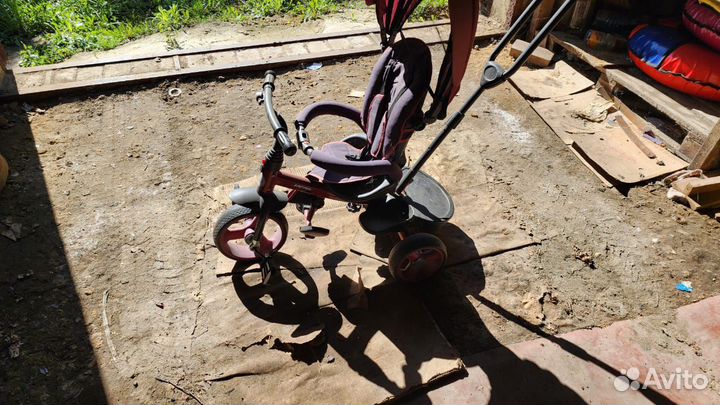 Трехколесный велосипед с родительской ручкой
