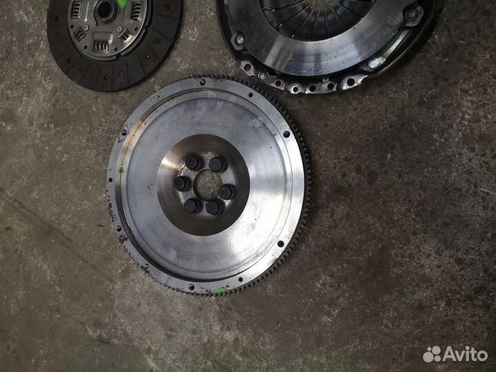 Маховик Volkswagen Passat B6 (2005 - 2010)