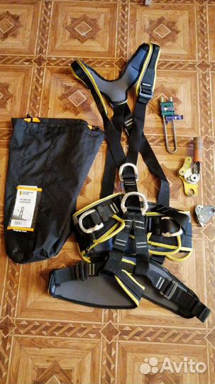 Альпинистское снаряжение (обвязка)