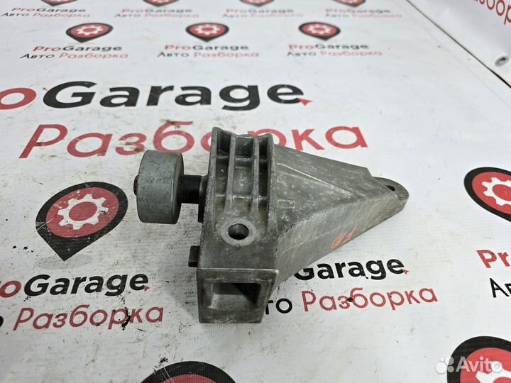 Кронштейн двигателя левый BMW 5 F10 F11 F18 F07 бм