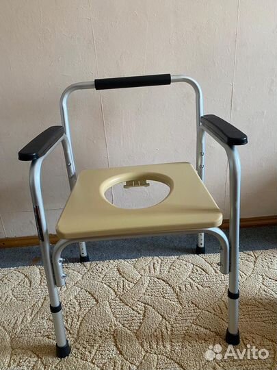Кресло-стул с санитарным оснащением