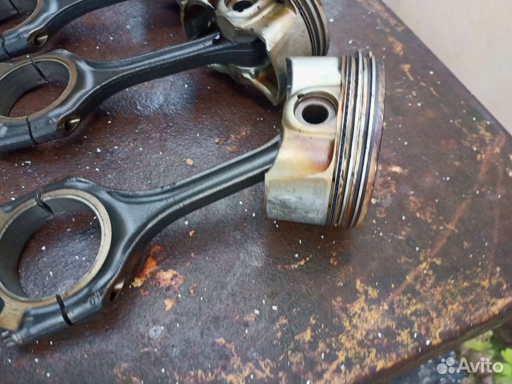 Поршень Mercedes-Benz W164 M-Klasse (Ml) ML 350